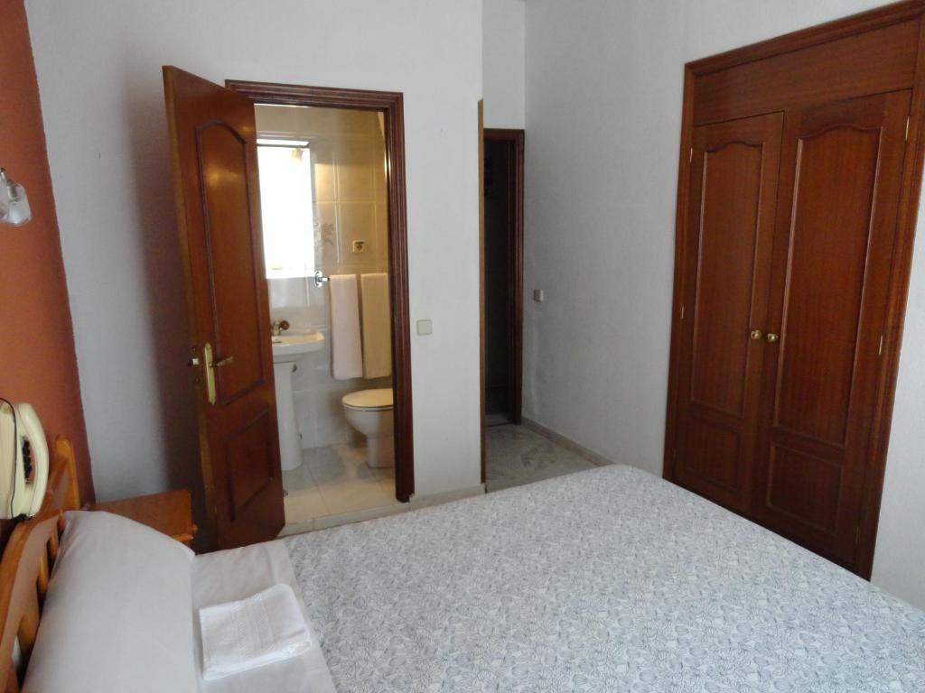 Fuencarral Kryse&Breogan Hotel Мадрид Стая снимка